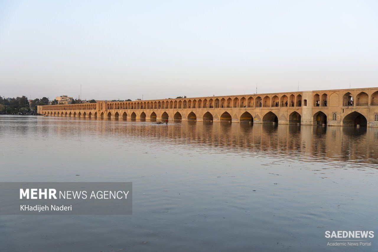Zayandehrud River Once Again Brought Isfahan Back to Life